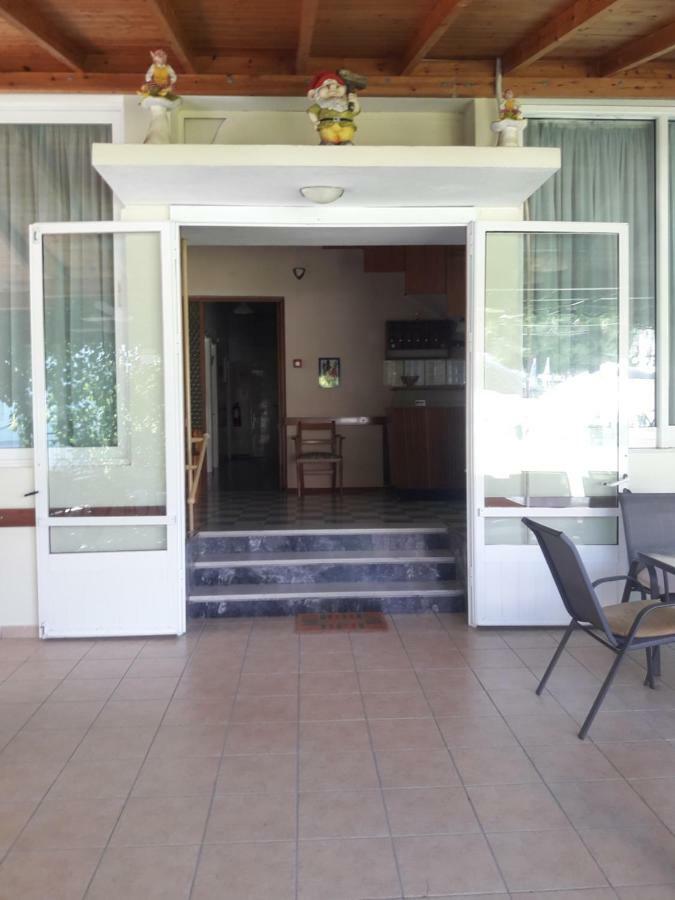 Nana Hotel Kamena Vourla Exterior photo