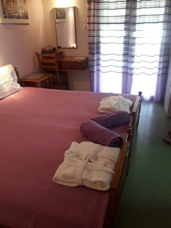 Nana Hotel Kamena Vourla Exterior photo